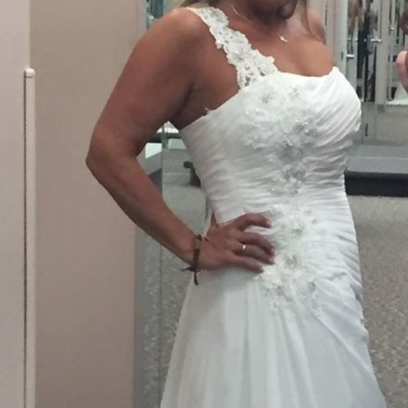 Davids Bridal Size 14 Chiffon One Shoulder